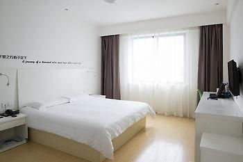 Motel 168 Shanghai Nanhui Huinan Subway Station Buitenkant foto